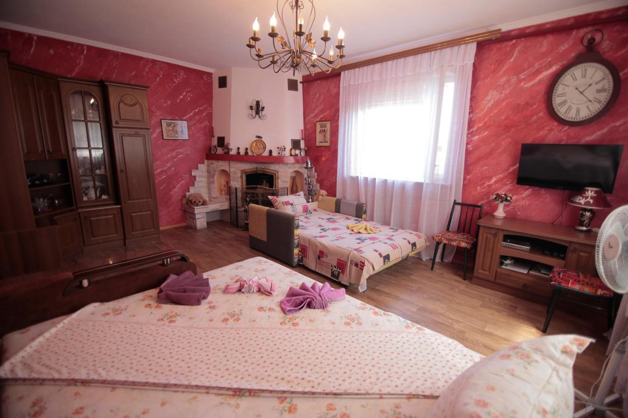Guest House Kamenny Dom Karolino-Buhaz Extérieur photo