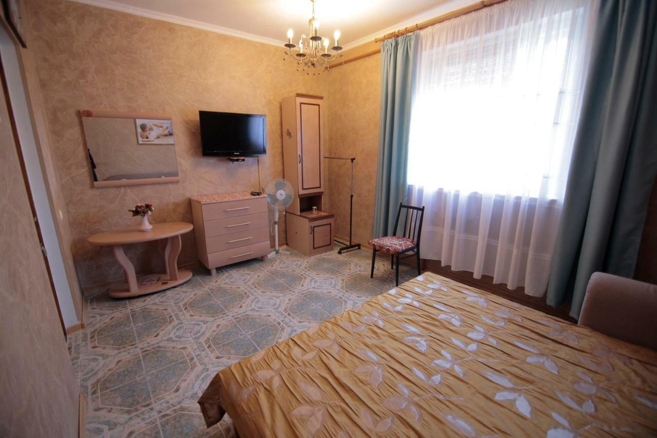 Guest House Kamenny Dom Karolino-Buhaz Extérieur photo